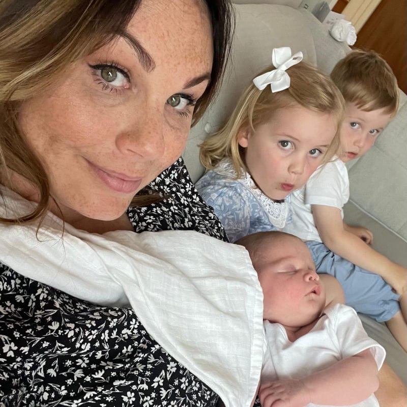 Gemma and her three children (web)